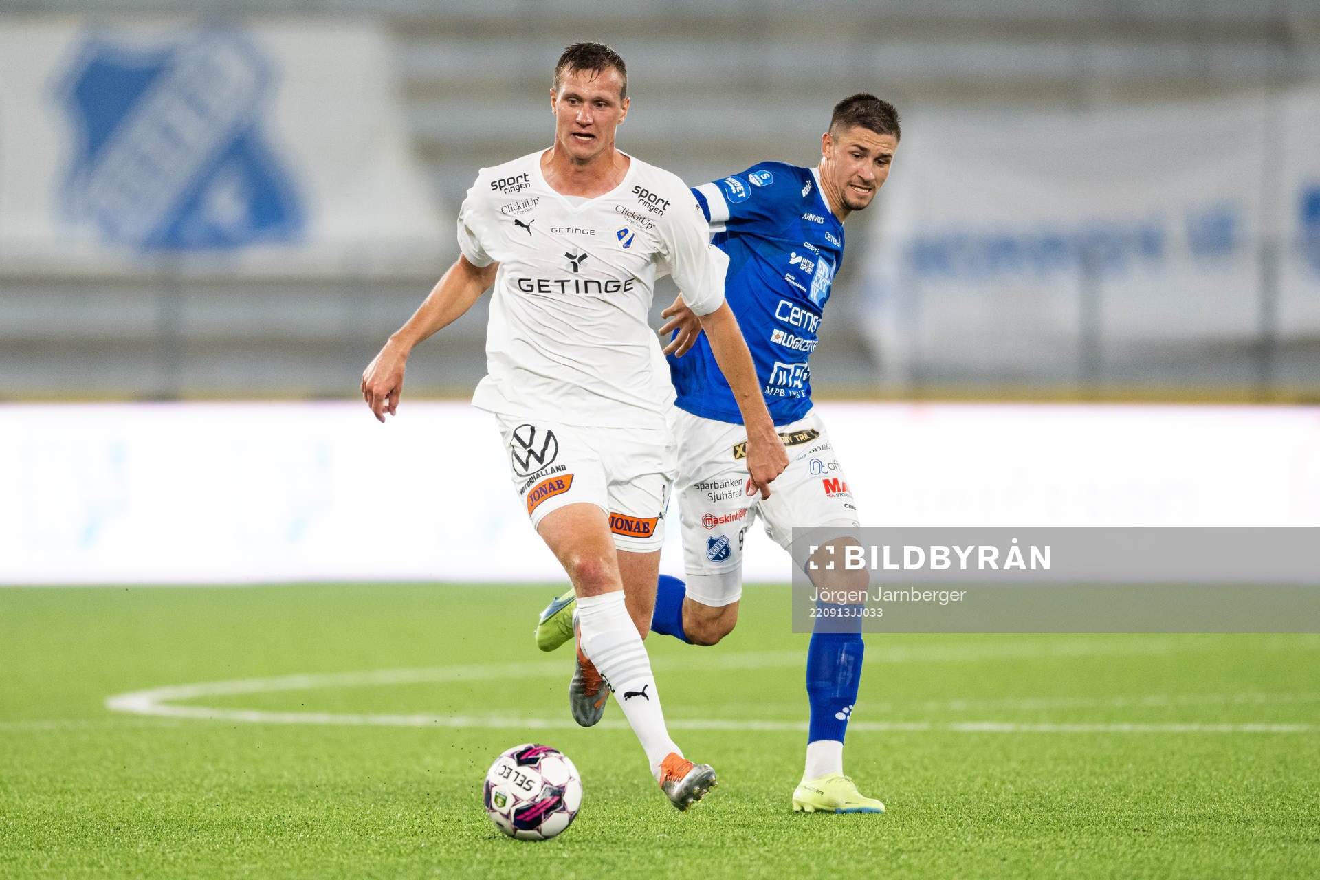 Halmstads Alexander Berntsson och Norrbys Melvin Andersson