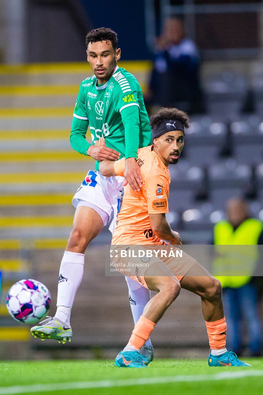 Brages Joakim Persson och AFC Eskilstunas Viktor Fors