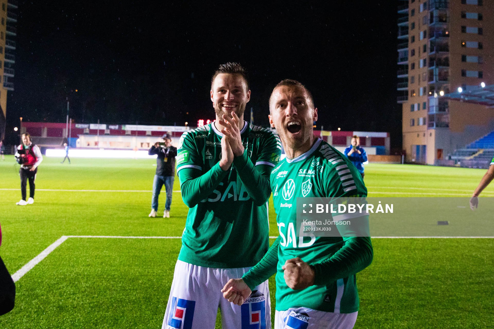 Brages Niklas Söderberg (v) och Jacob Stensson (h) jublar