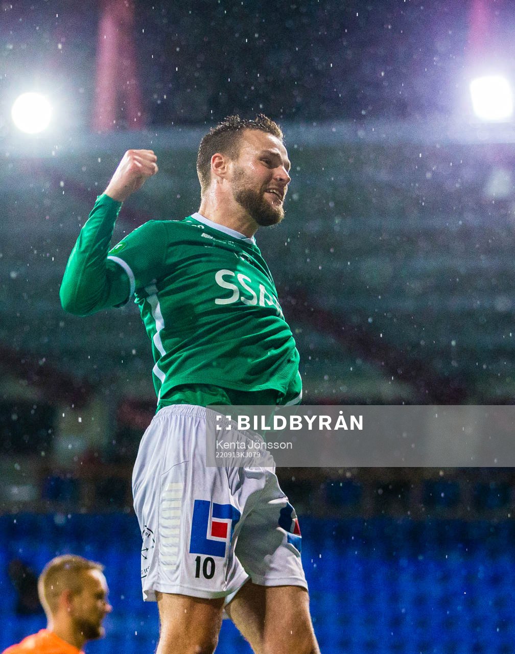 Brages Niklas Söderberg jublar