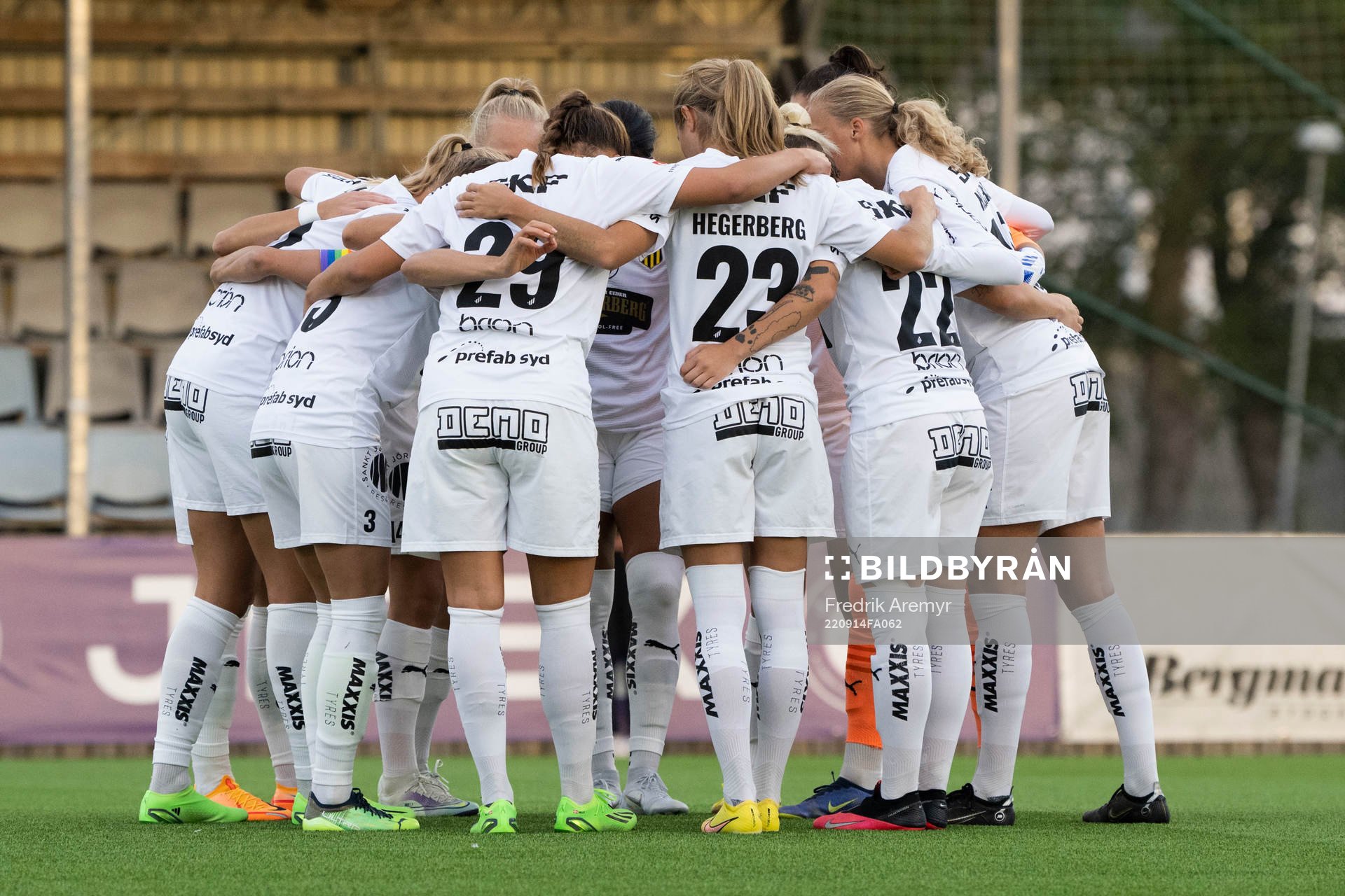 Häckens spelare innan fotbollsmatchen i Svenska Cupen mellan Jitex och Häcken den 14 september 2022 i Mölndal. 