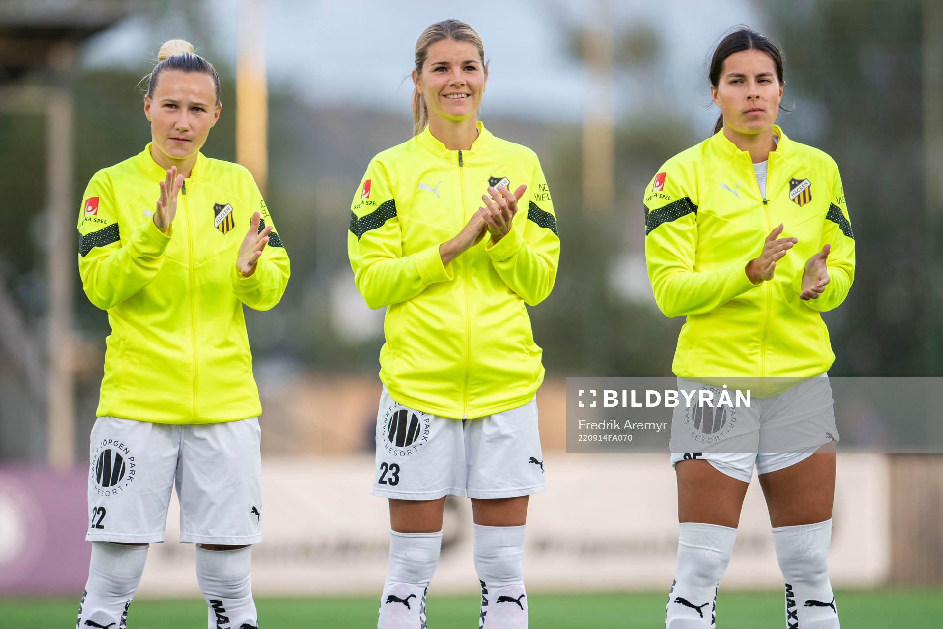 Häckens Marika Lundin, Andrine Hegerberg och Emily Madril