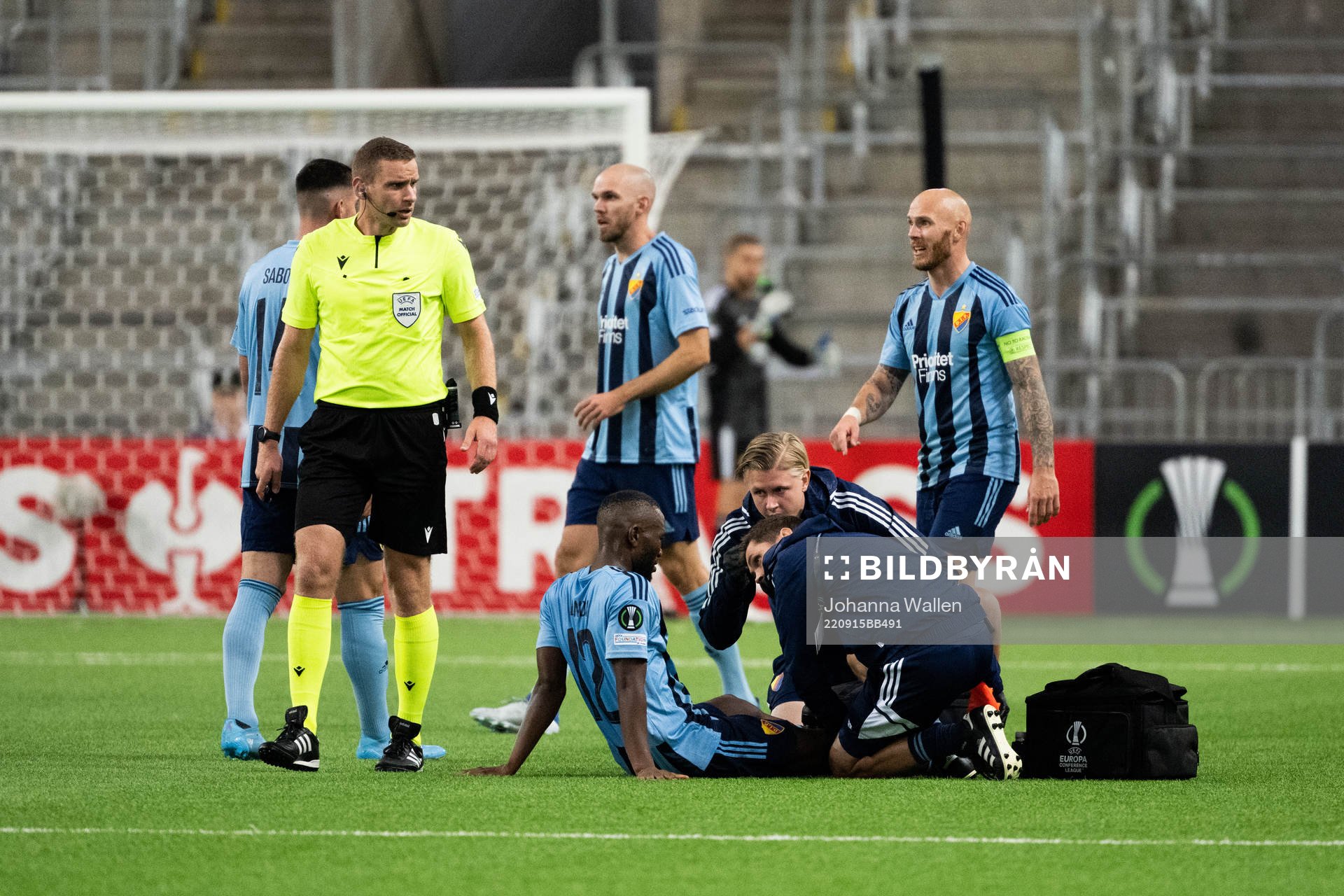 Emmanuel Banda of Djurgården receives medical treatment
