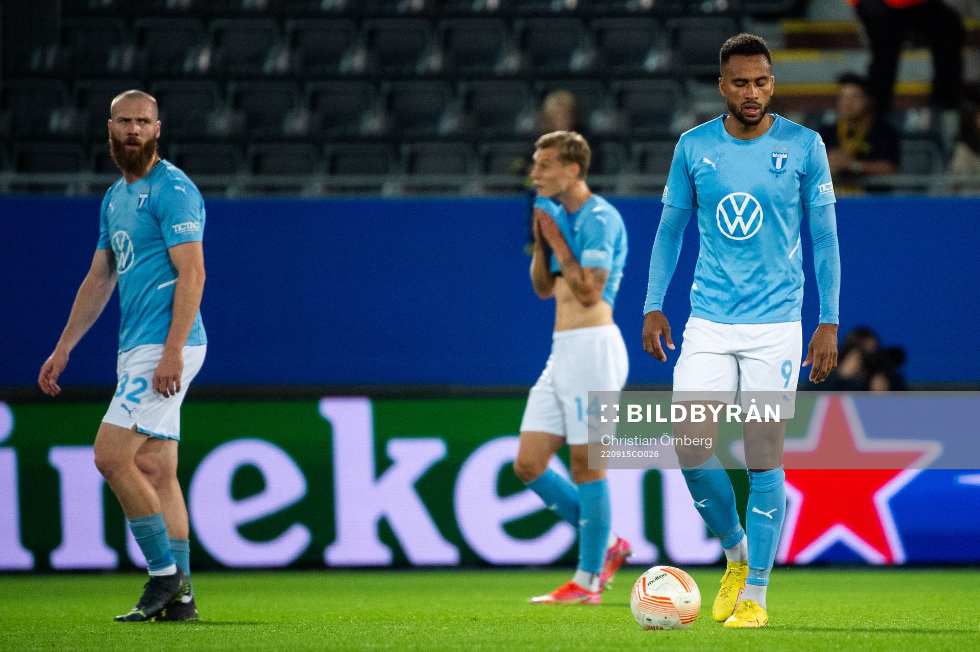 Isaac Kiese Thelin of Malmö FF looks dejected