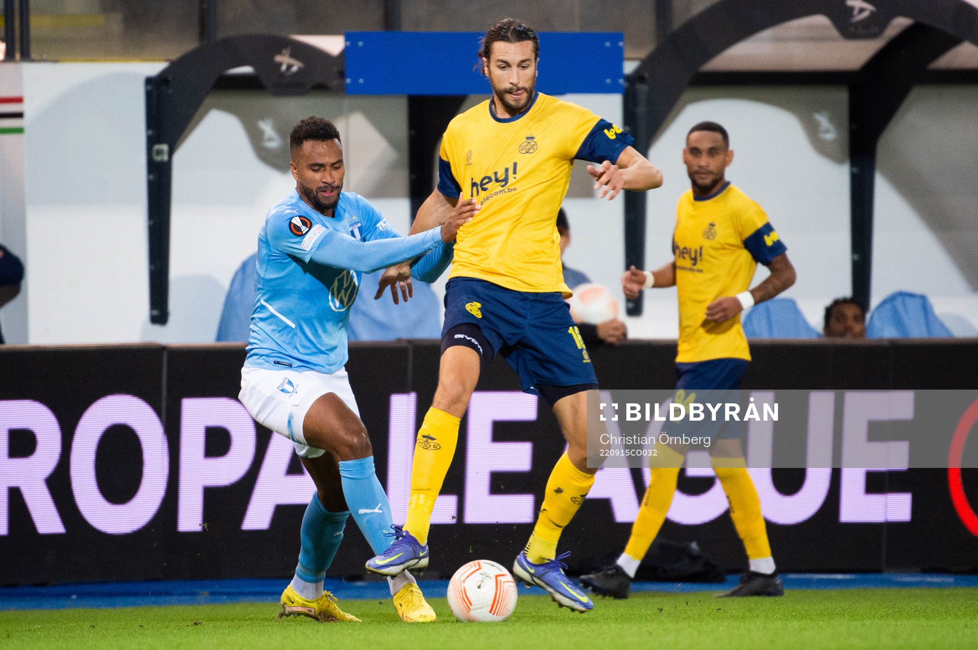Isaac Kiese Thelin of Malmö FF and Christian Burgess of