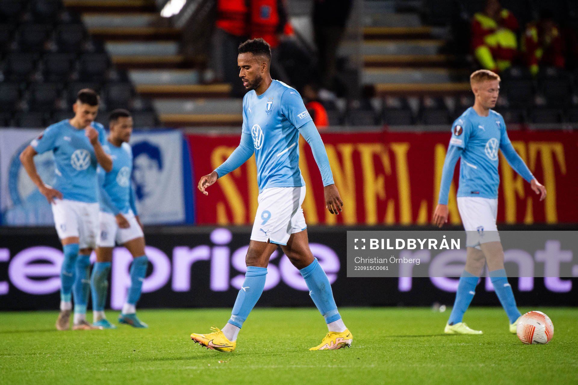 Isaac Kiese Thelin of Malmö looks dejected