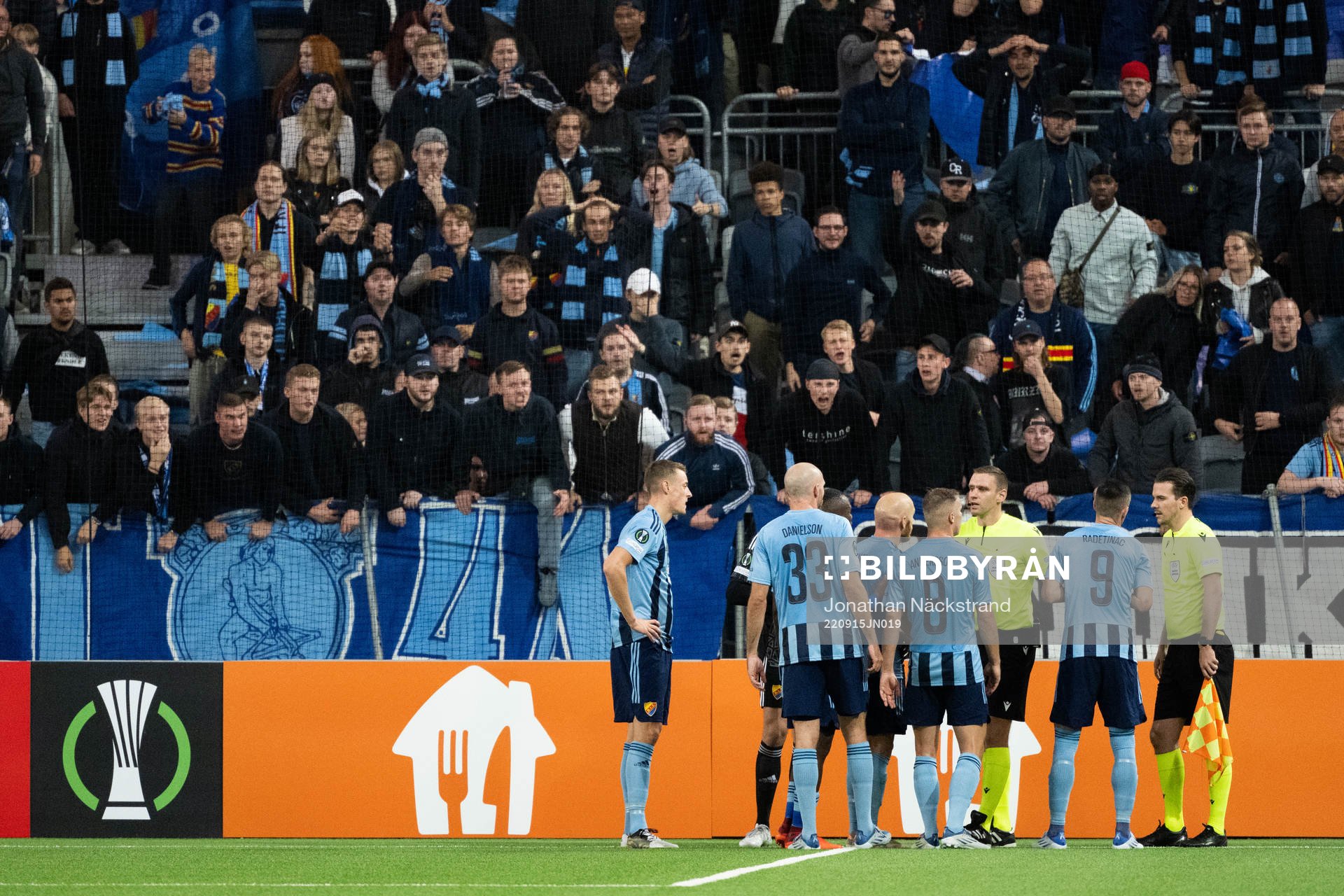 Players of Djurgården reacts
