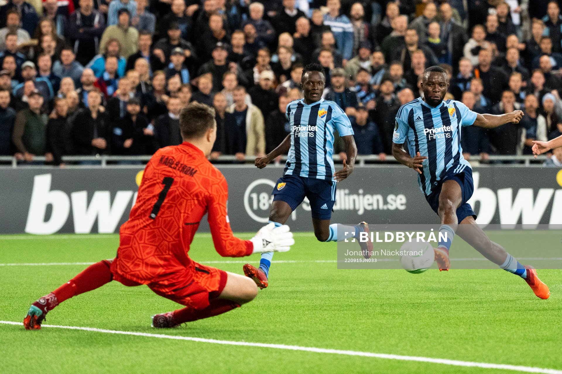Emmanuel Banda of Djurgården scores 2-1