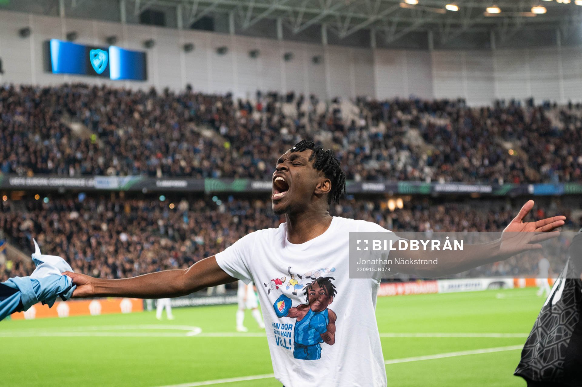 Joel Asoro of Djurgården celebrates