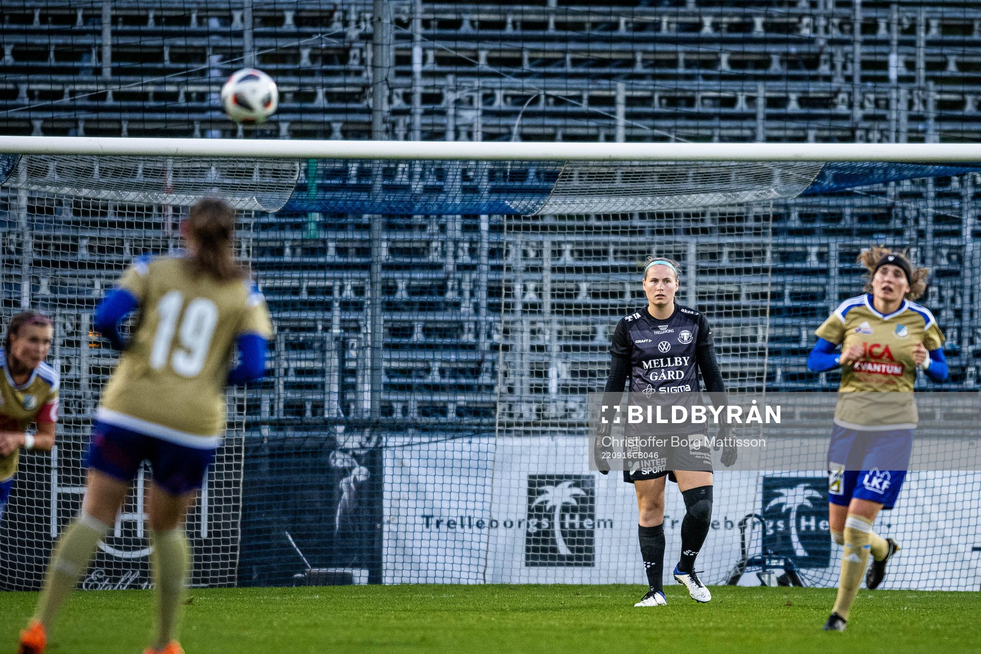 Trelleborgs målvakt Jennifer Wandt under fotbollsmatchen i Damernas Division 1 södra mellan Trelleborg och Södra Sandby den 16 september 2022 i Trelleborg.
