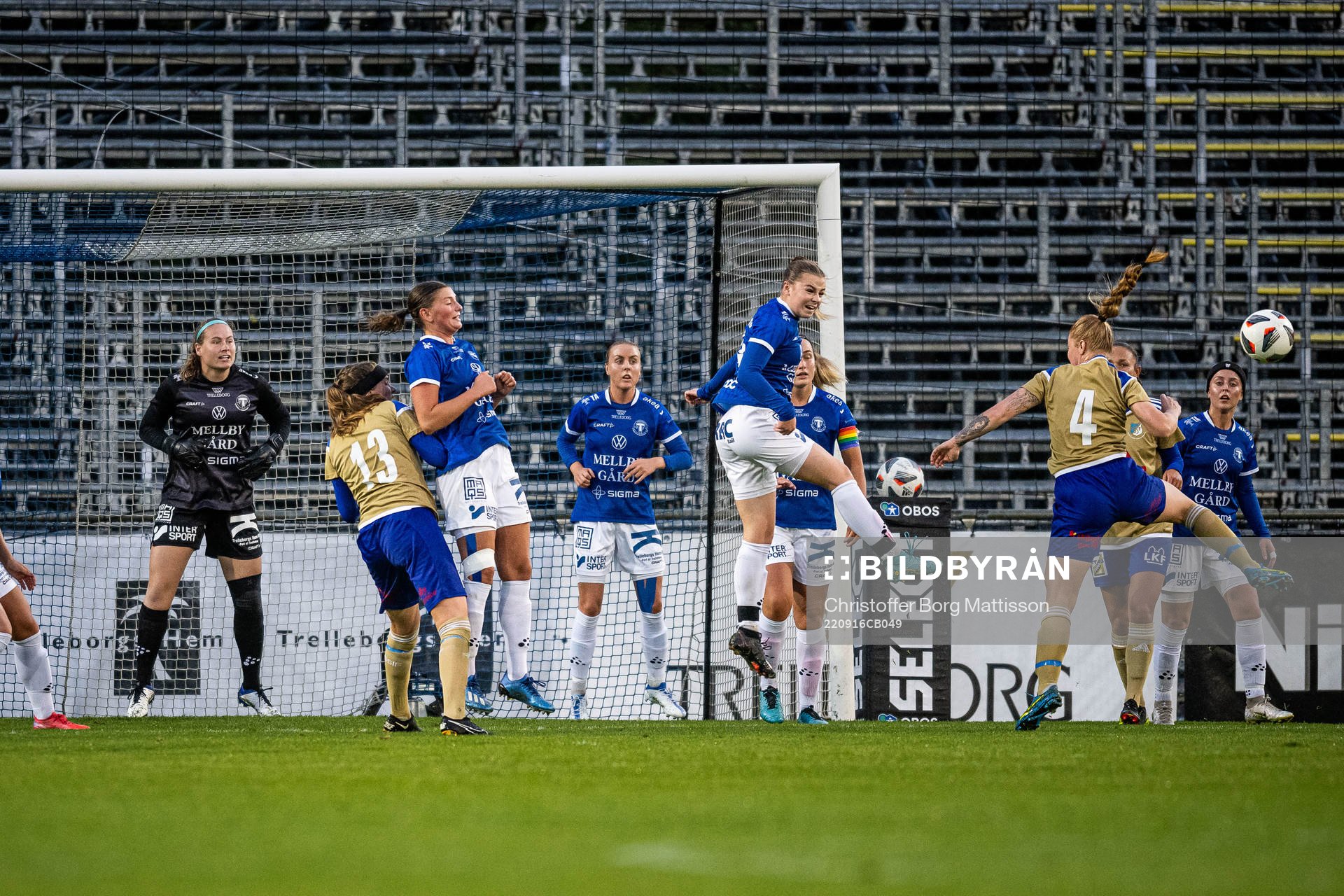 Trelleborgs målvakt Jennifer Wandt under fotbollsmatchen i Damernas Division 1 södra mellan Trelleborg och Södra Sandby den 16 september 2022 i Trelleborg.