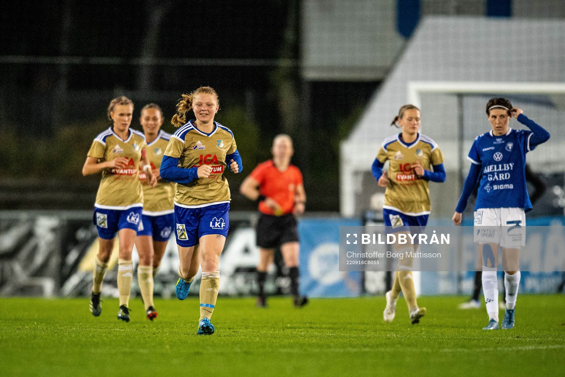 Södra Sandbys Emelie Nilsson jublar