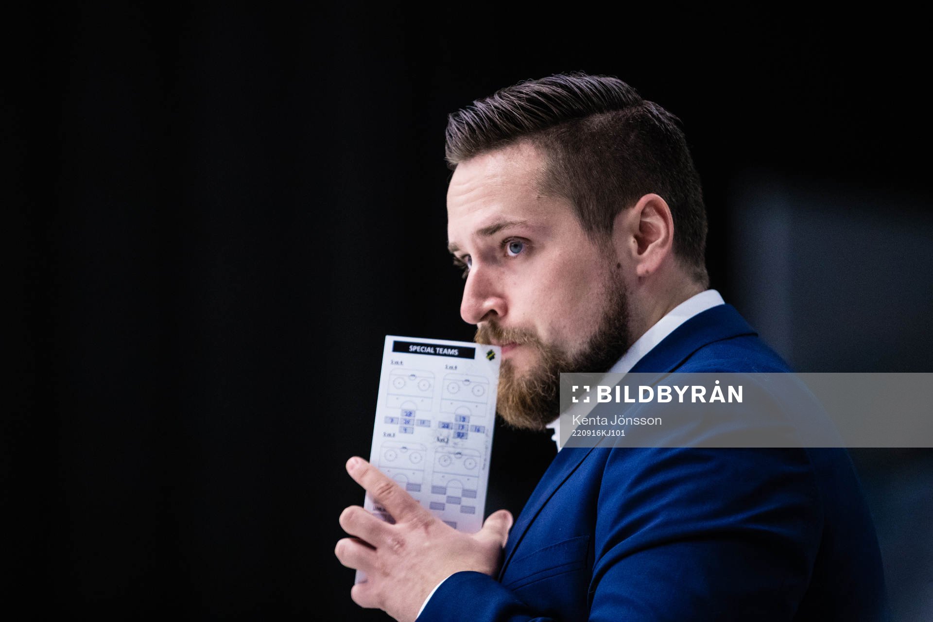 s assisterande tränare Kevin Törnblom