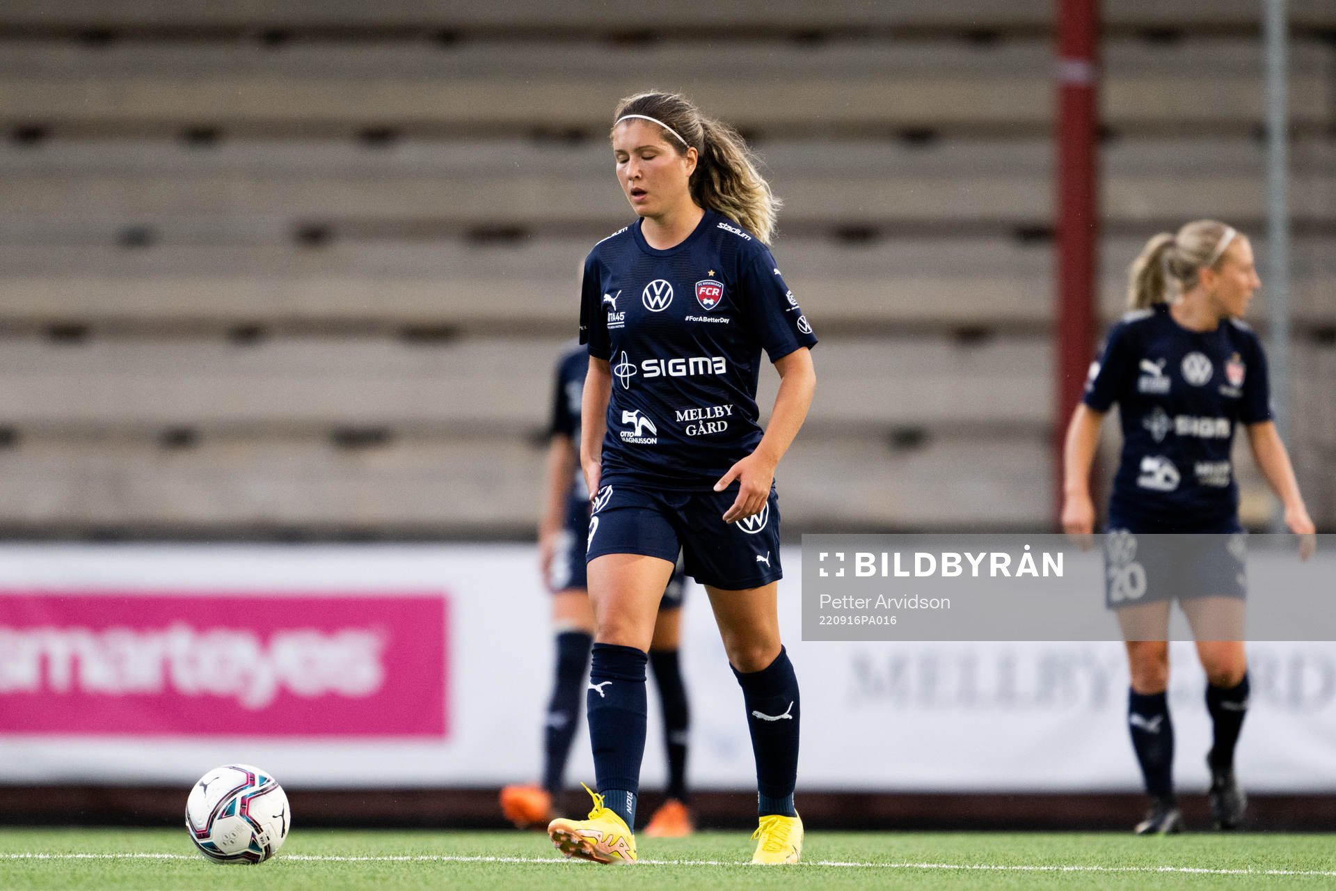 FC Rosengårds Loreta Kullashi deppar