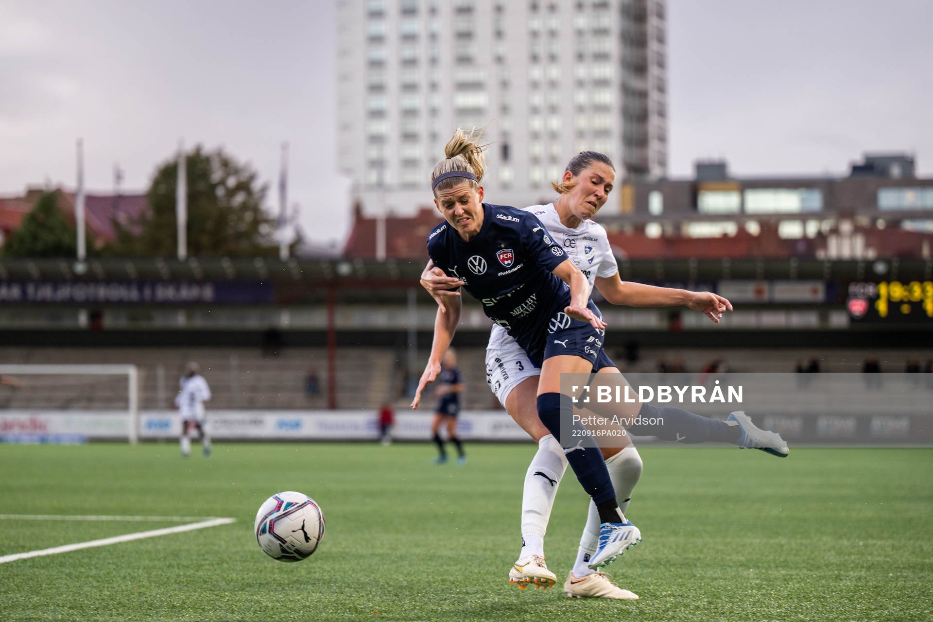 FC Rosengårds Olivia Schough och Kalmars Allison Pantuso