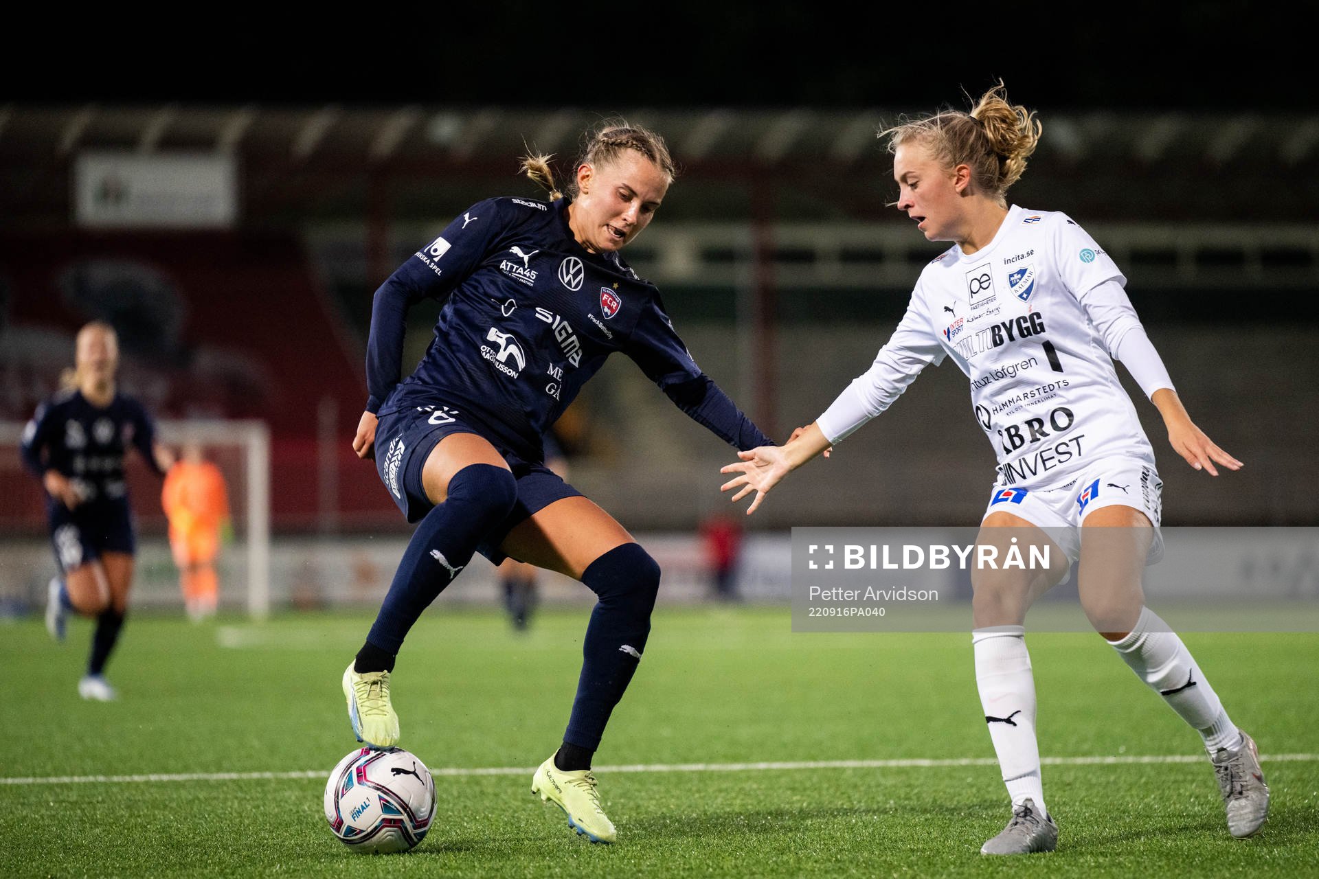 FC Rosengårds Ria Noora Minerva Öling och Kalmars Maja