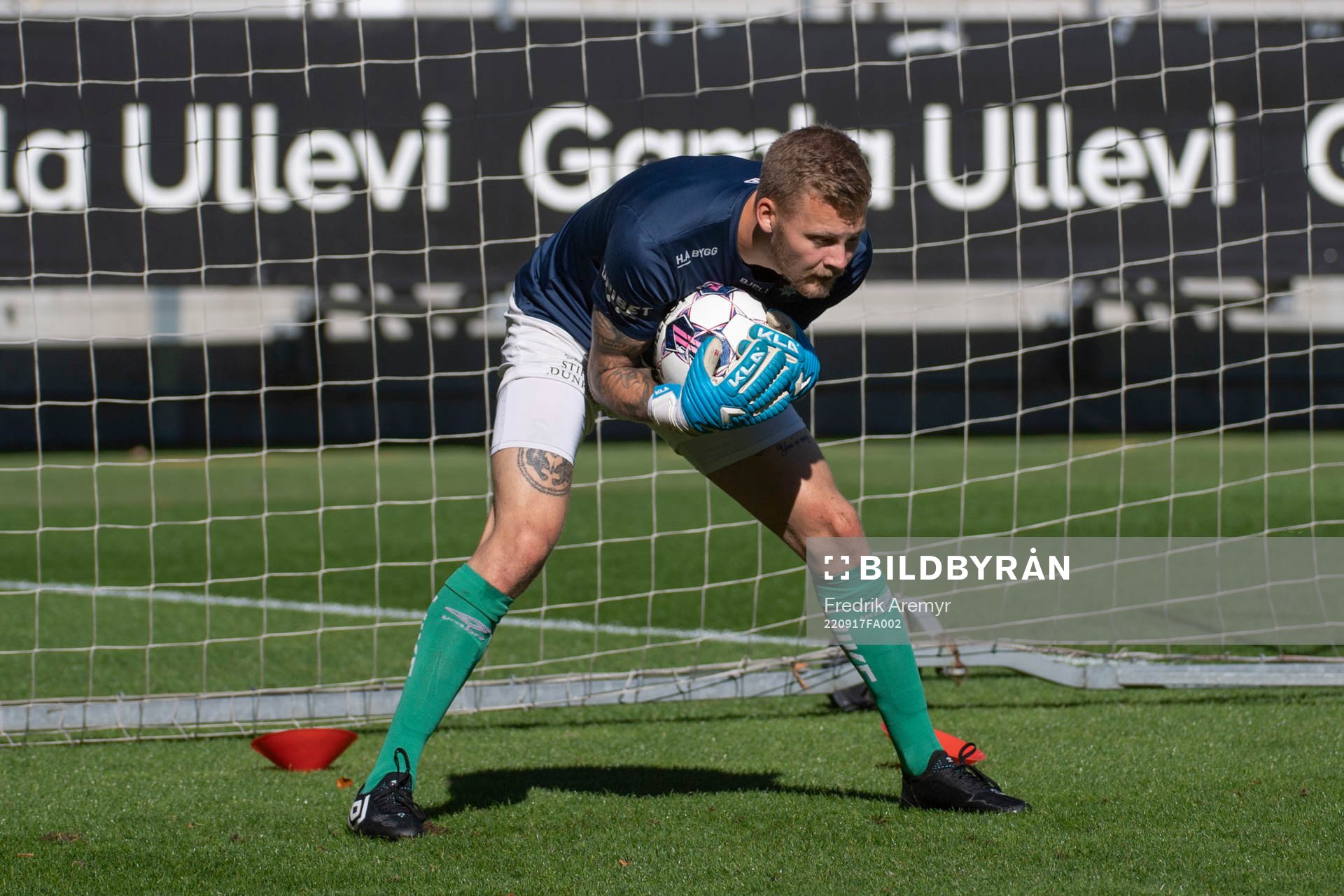 Örgrytes Robin Wallinder innan fotbollsmatchen i