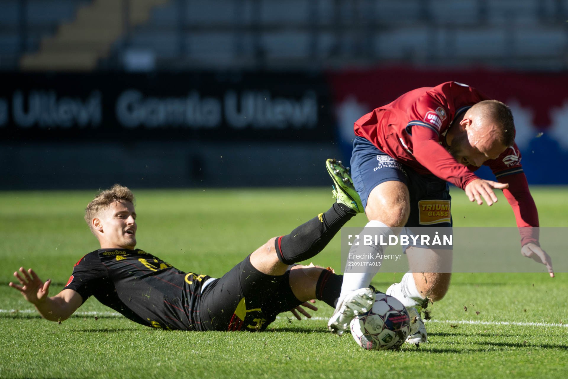 Östersunds Henrik Bellman och Örgrytes Nicklas Bärkroth