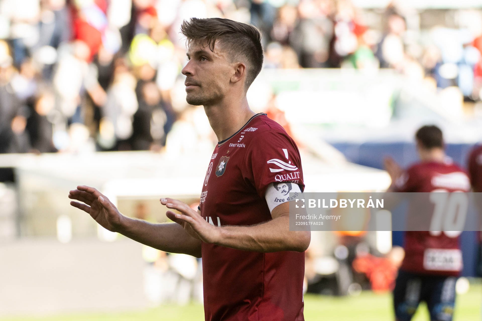 Örgrytes lagkapten Daniel Paulson deppar