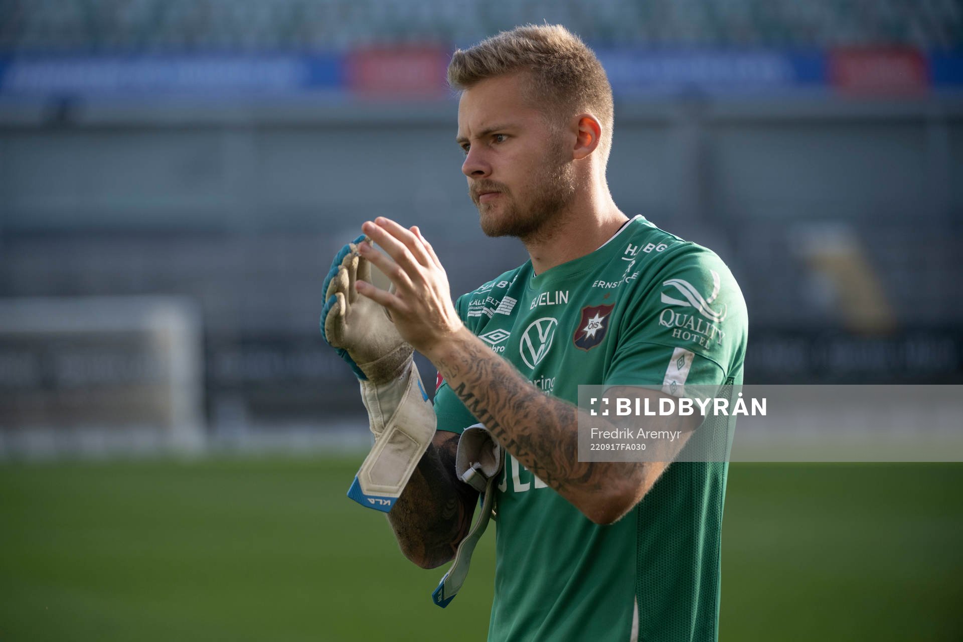 Örgrytes målvakt Robin Wallinder deppar