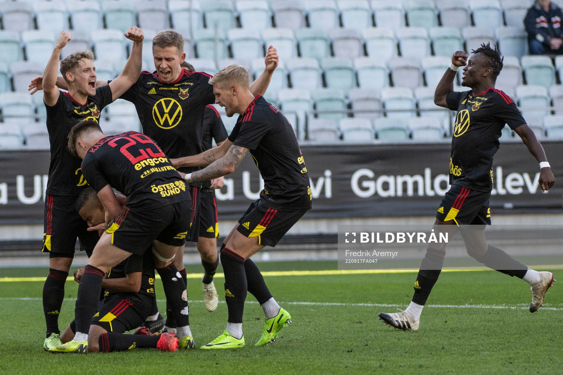 Östersunds spelare jublar