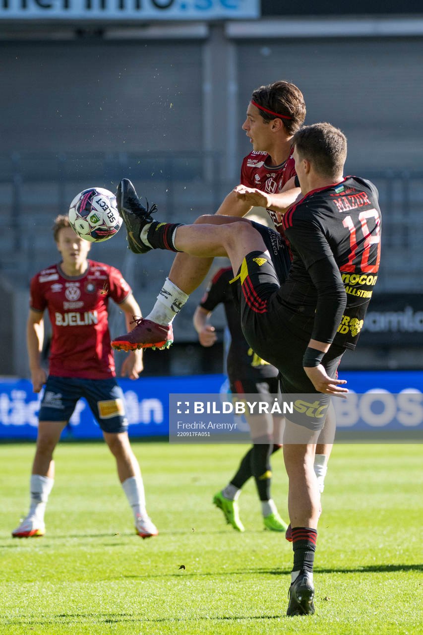Örgrytes Kevin Ackermann och Östersunds Myroslav Mazur
