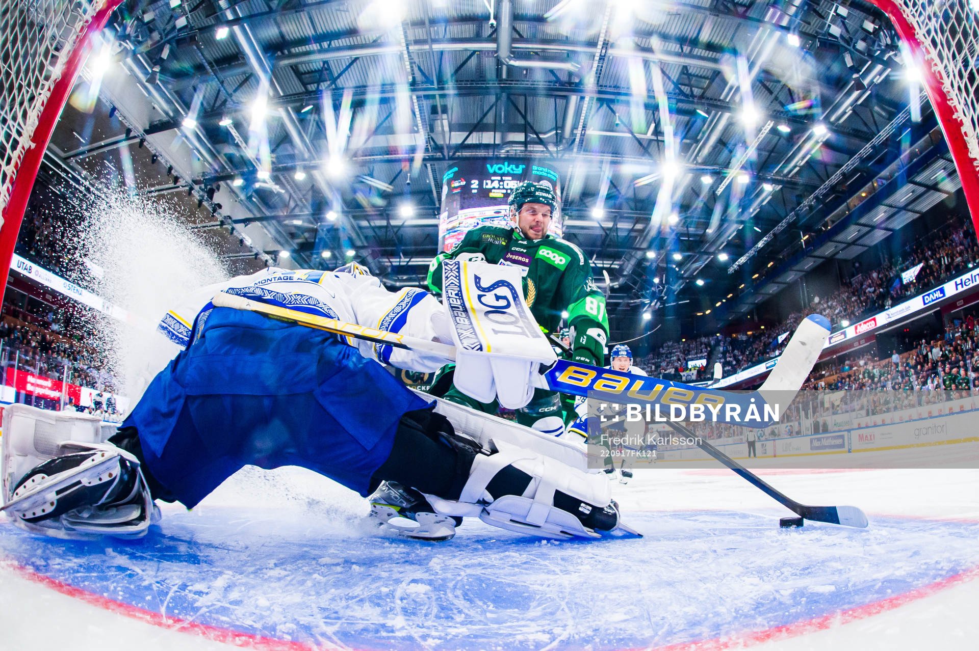 Färjestads Theodor Lennström skjuter 3-1 bakom Leksands
