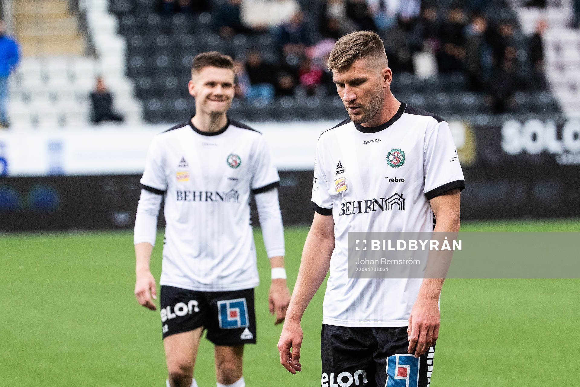 Örebros Jake Larsson och Axel Oskar Andrésson deppar
