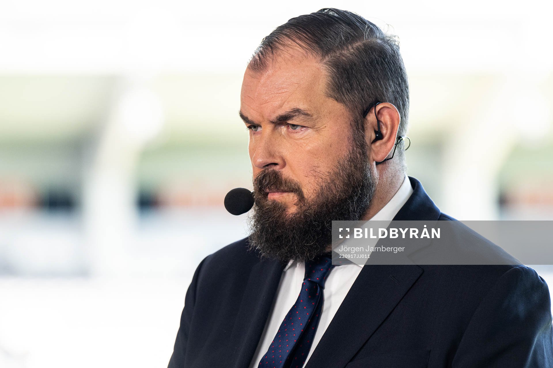 Discoverys Alexander Axén i studion