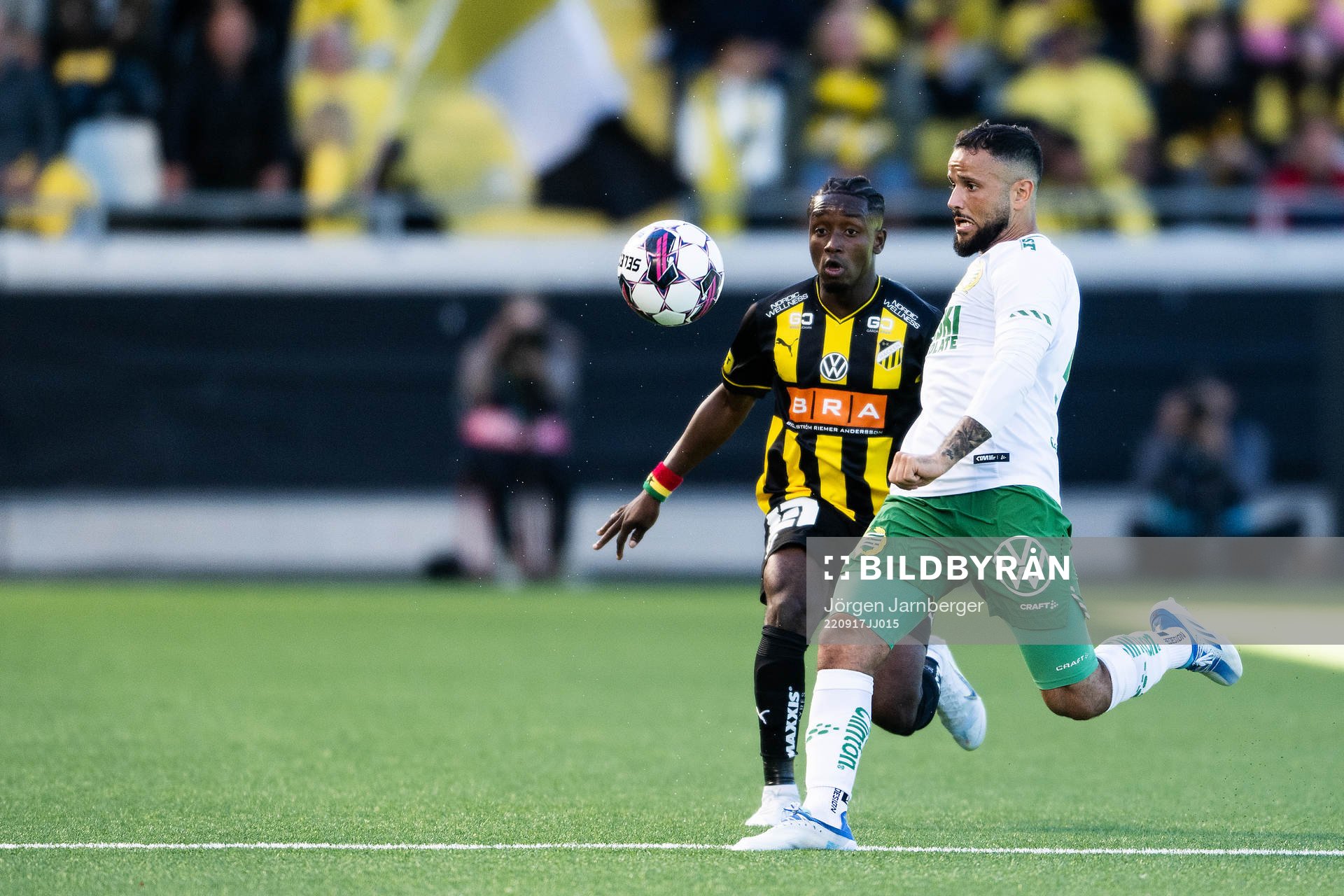 Hammarbys Mohanad Jeahze och Häckens Ibrahim Sadiq