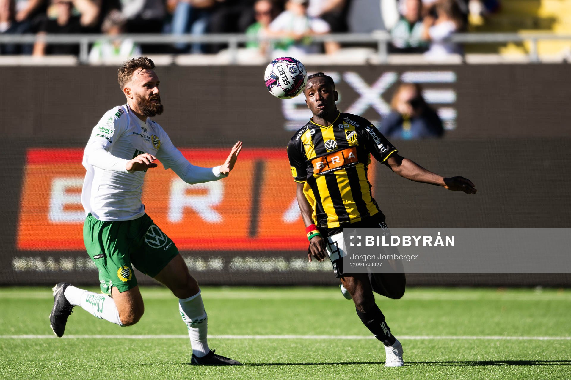 Hammarbys Simon Sandberg och Häckens Ibrahim Sadiq