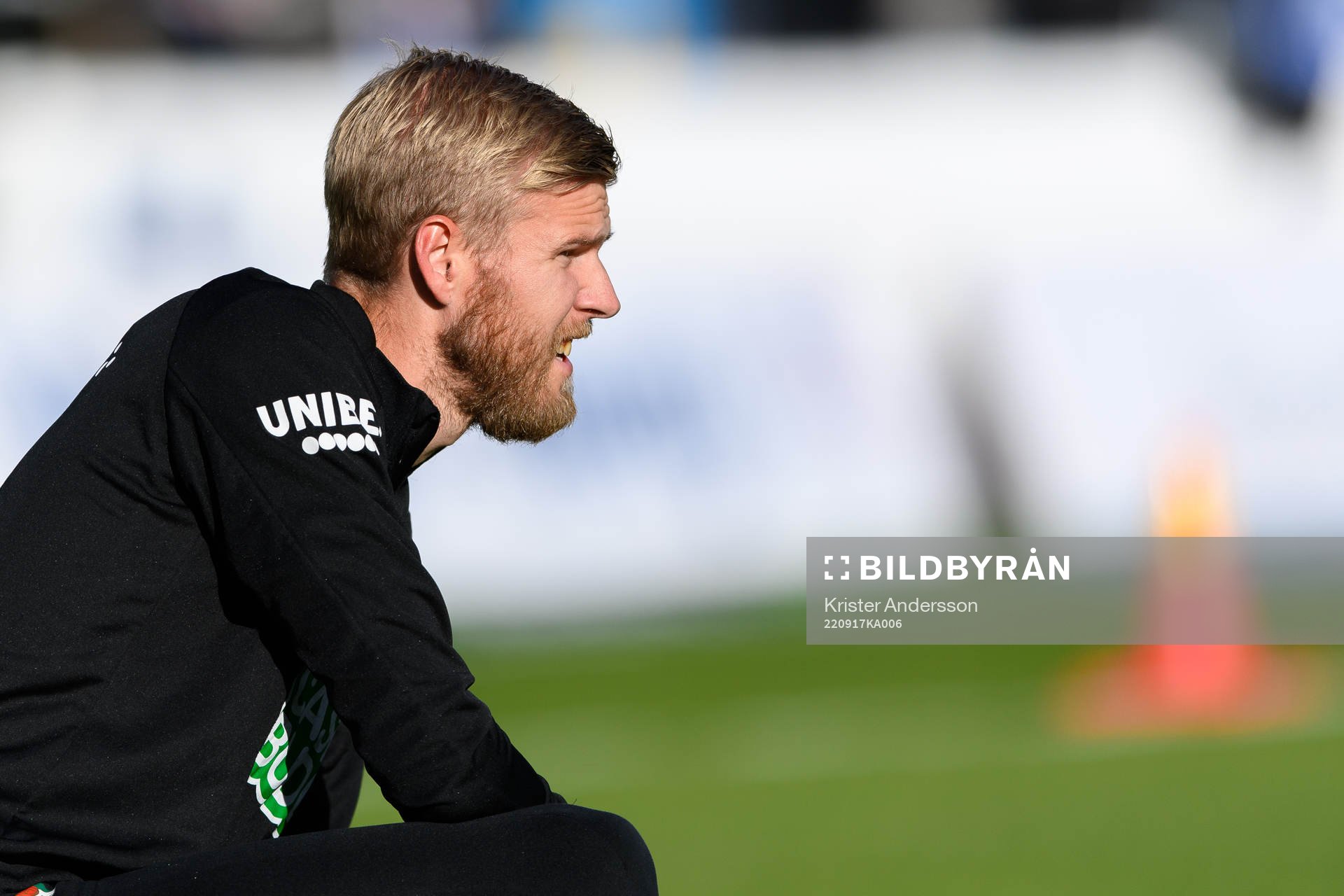 Varbergs målvakt Fredrik Andersson före fotbollsmatchen i Allsvenskan mellan Värnamo och Varberg den 17 september 2022 i Värnamo. 