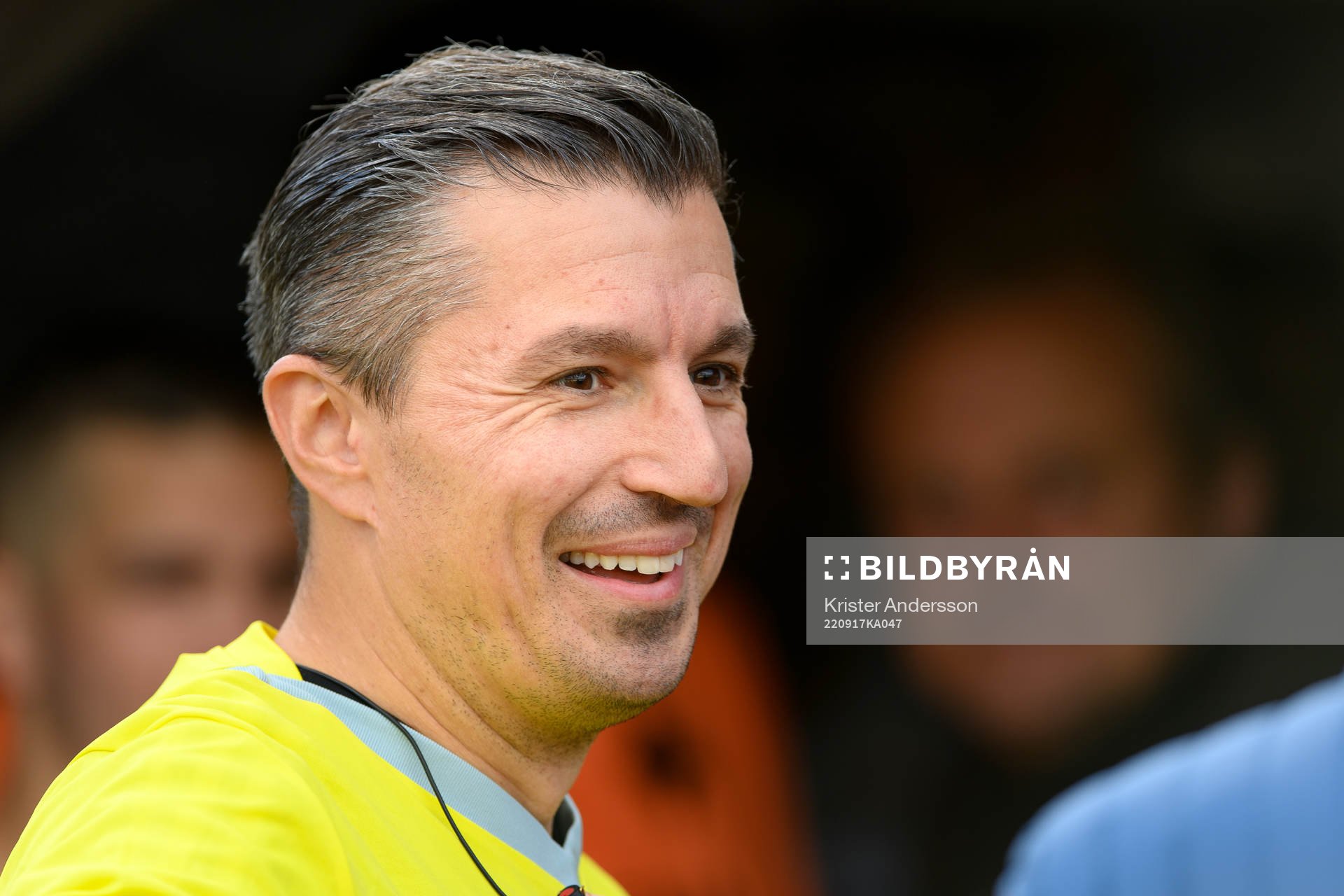 Domare Bojan Pandzic före fotbollsmatchen i Allsvenskan mellan Värnamo och Varberg den 17 september 2022 i Värnamo. 