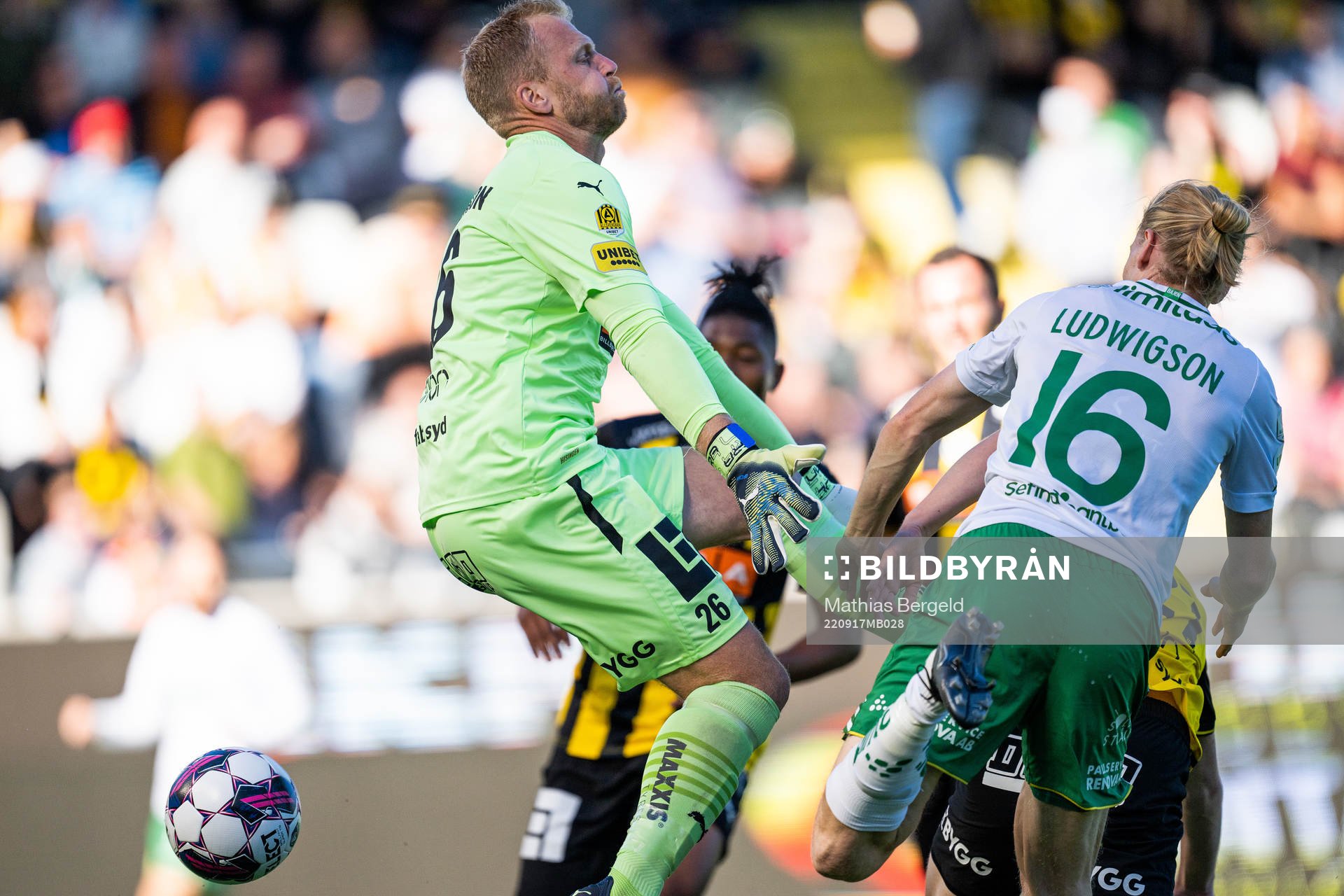 Häckens målvakt Peter Abrahamsson släpper in 0-1 från
