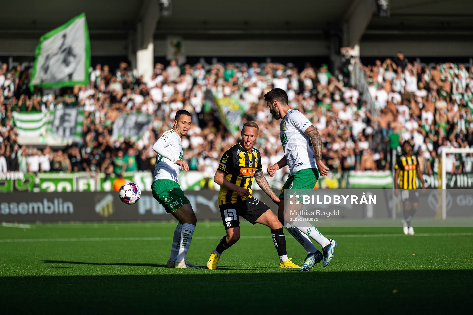 Hammarbys Abdelrahman Saidi och Häckens Mikkel Rygaard