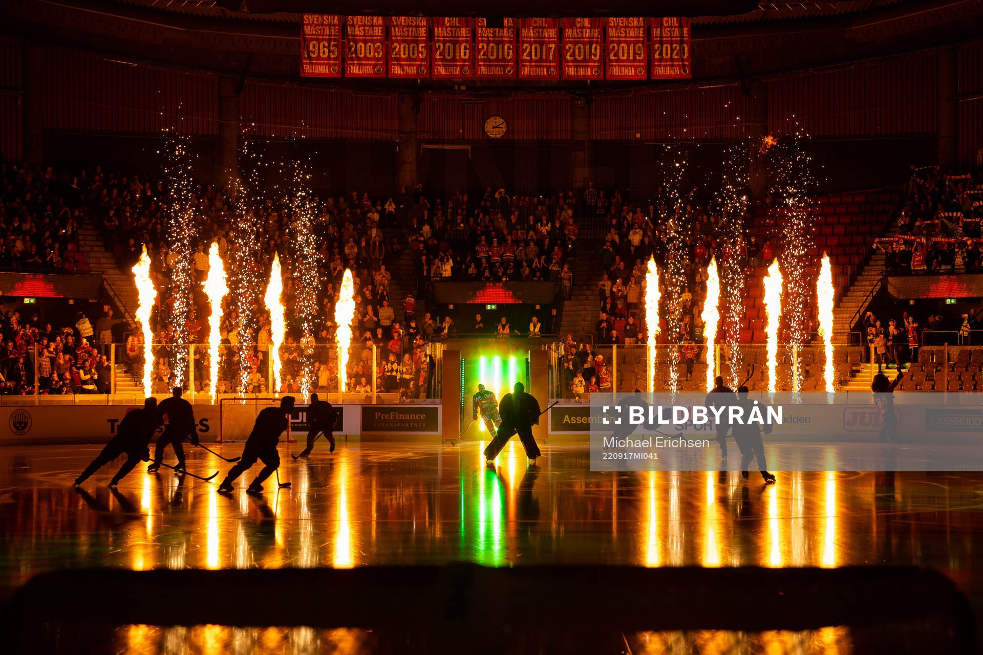 Frölundas intro innan ishockeymatchen i SHL mellan