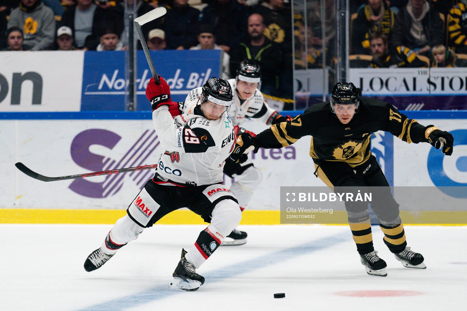Malmö Redhawks Eric Engstrand och Skellefteås Pär