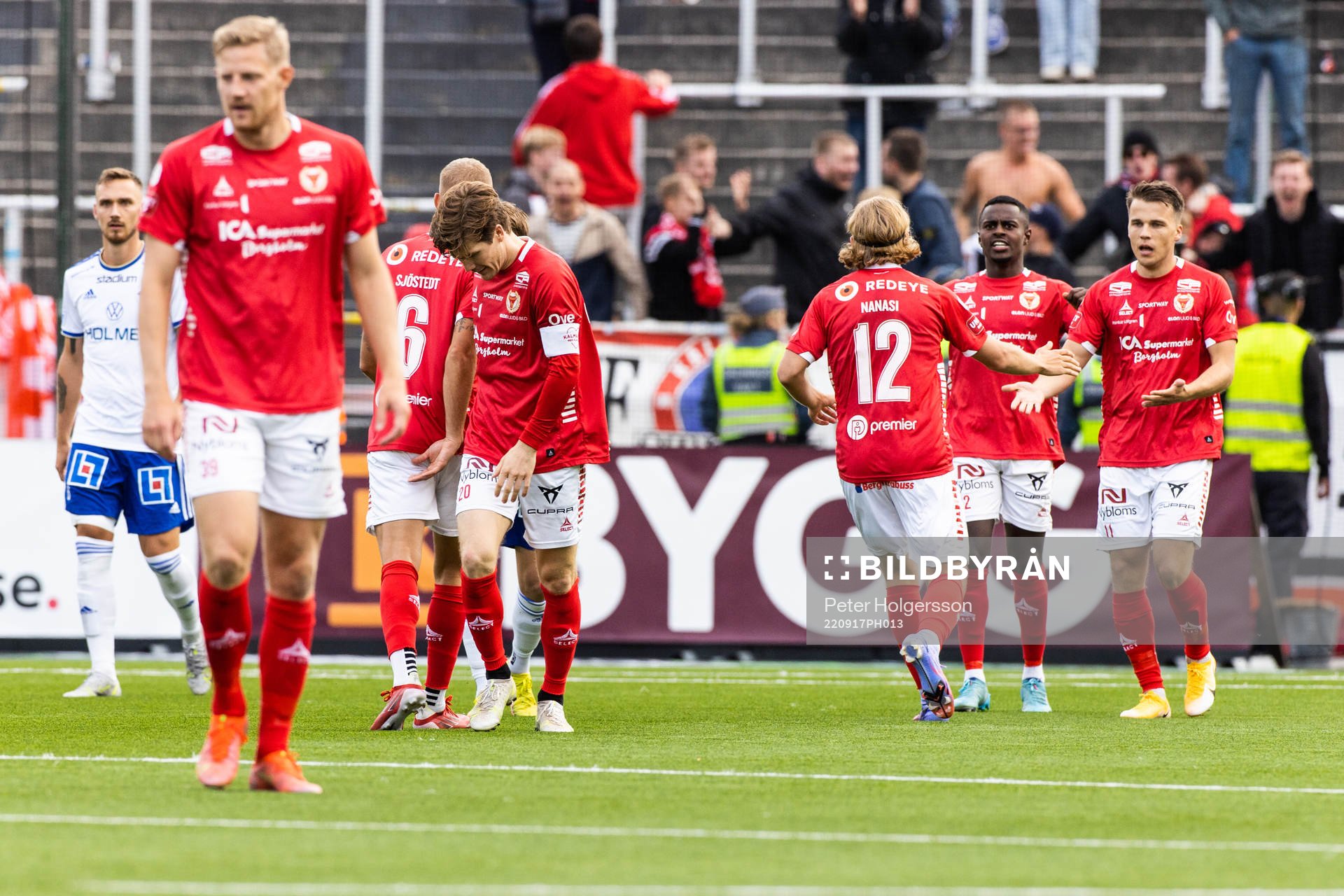 Kalmars Simon Skrabb och Sebastian Nanasi jublar