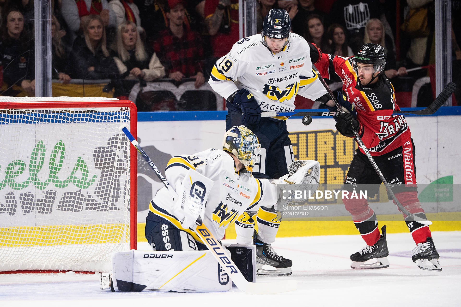 HV71s målvakt Joni Ortio och Sam Vigneault mot Luleås