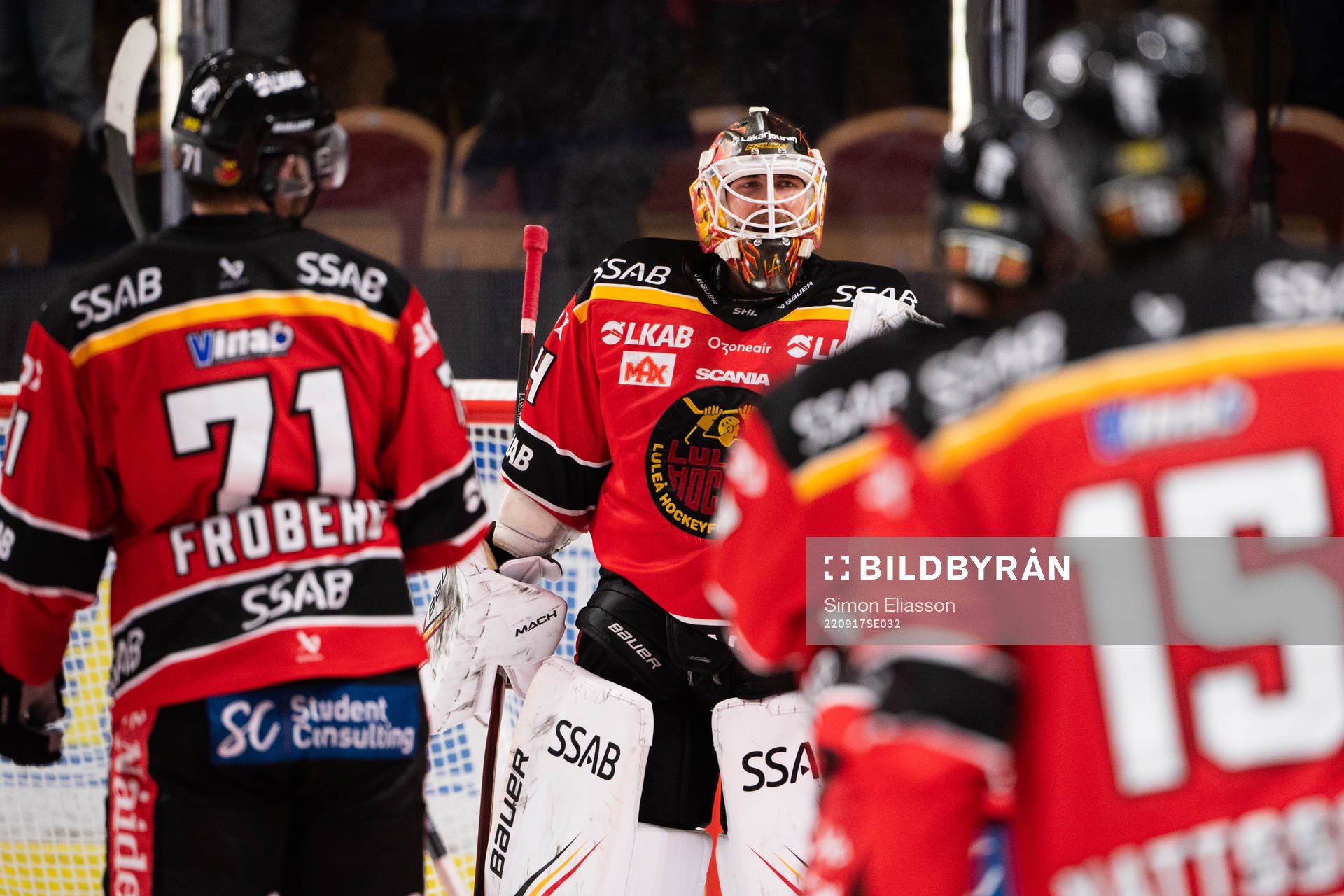 Luleås målvakt Joel Lassinantti jublar