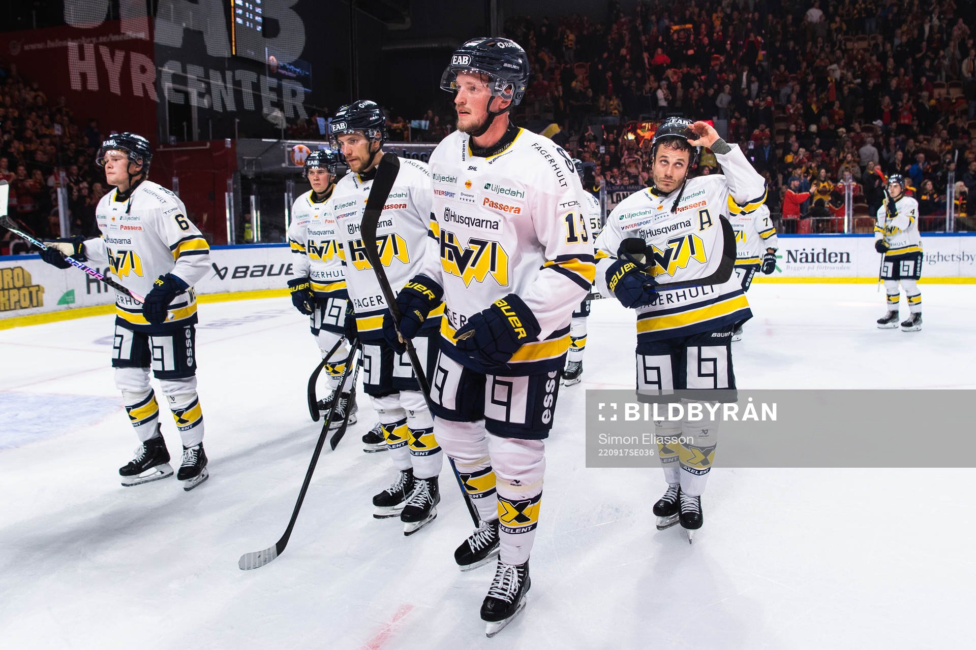 HV71s Rasmus Bengtsson deppar med lagkamrater