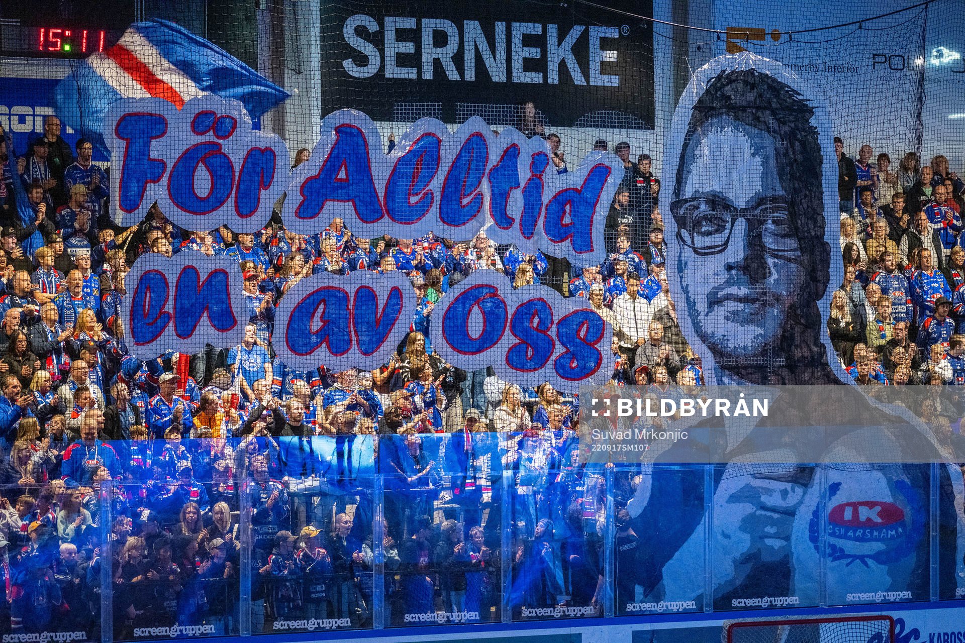 Tifo som hyllade förra klubbchefen Martin Åkerberg