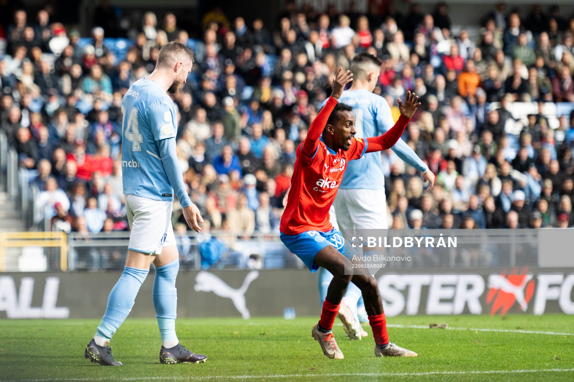 Helsingborgs Taha Ali agerar