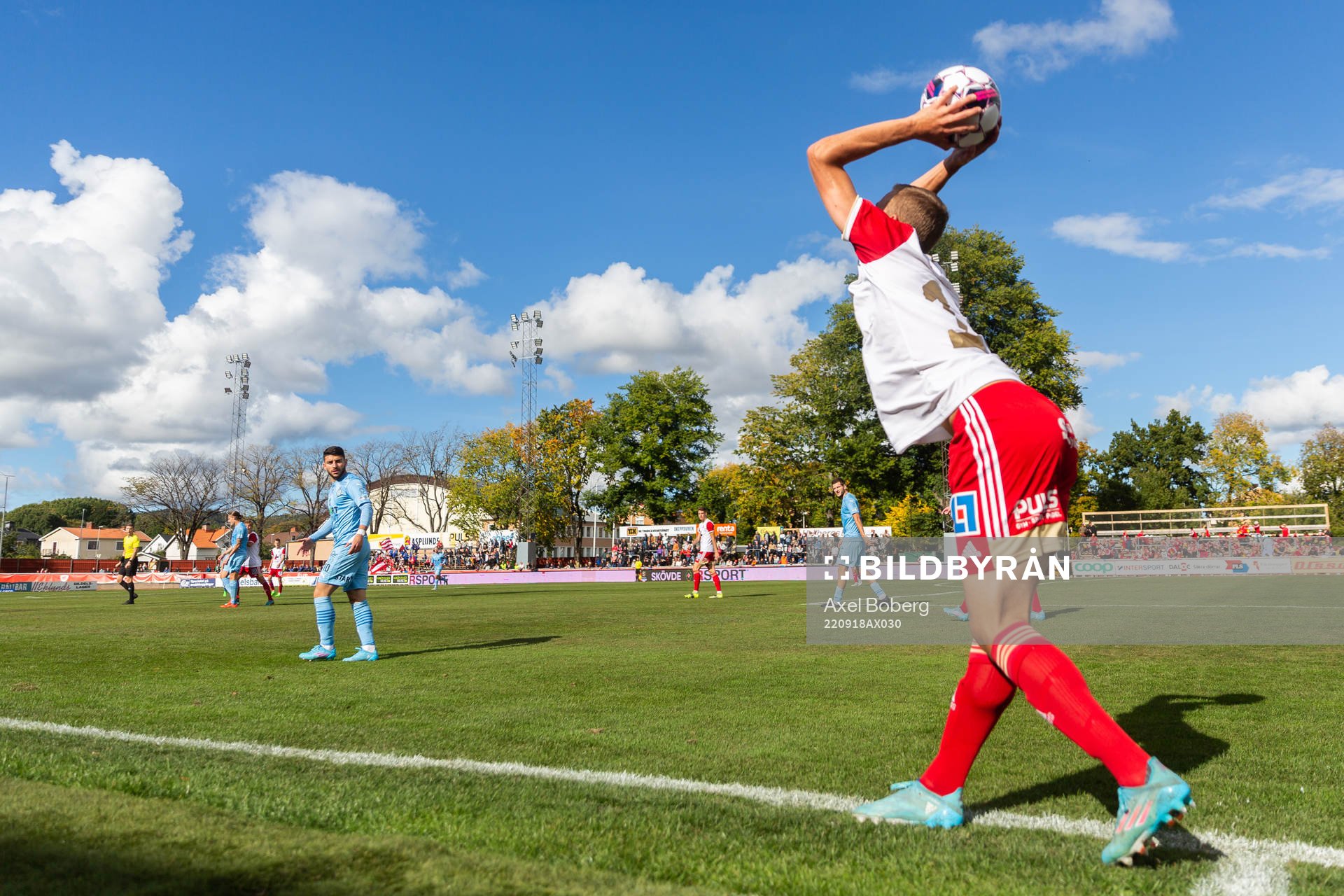 Skövdes Gustav Friberg under fotbollsmatchen i Superettan mellan Skövde AIK och AFC Eskilstuna den 18 september 2022 i Skövde. 