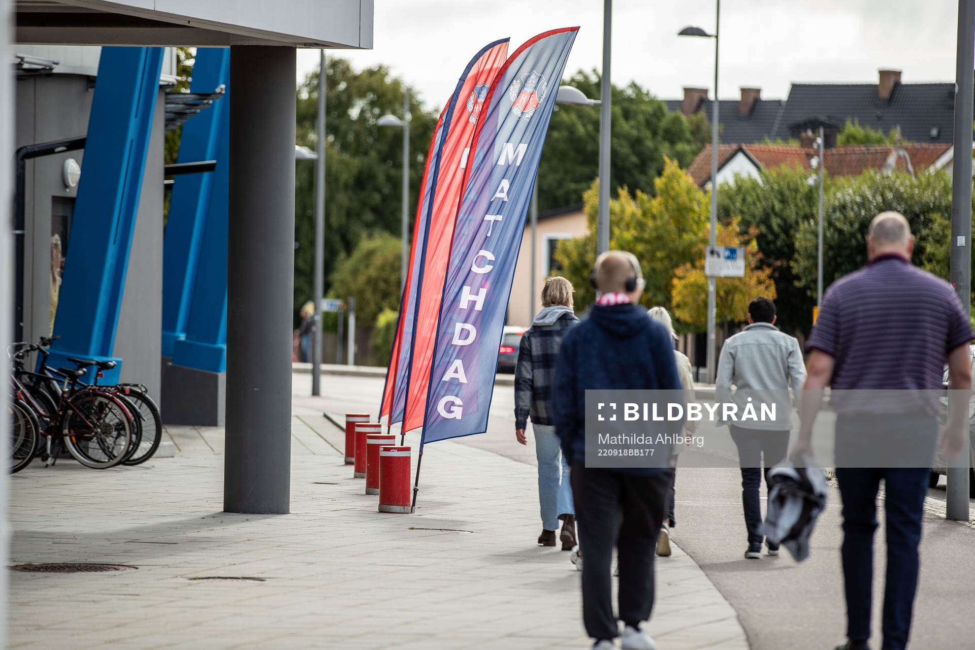 Flaggor med texten matchdag inför fotbollsmatchen i Allsvenskan mellan Helsingborg och Malmö FF den 18 september 2022 i Helsingborg.