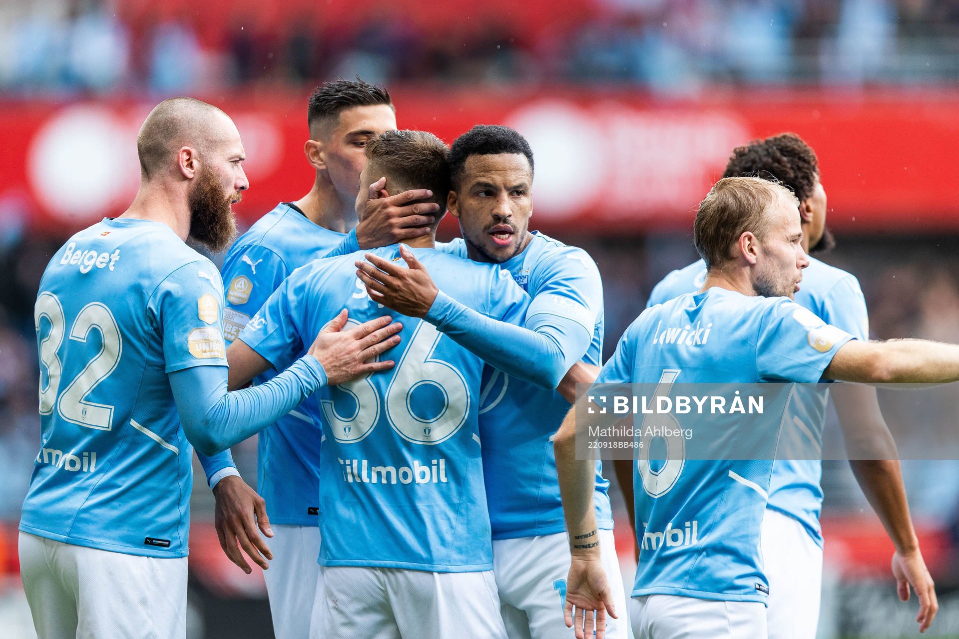 Malmö FFs Patriot Sejdiu jublar med Jo Inge Berget och