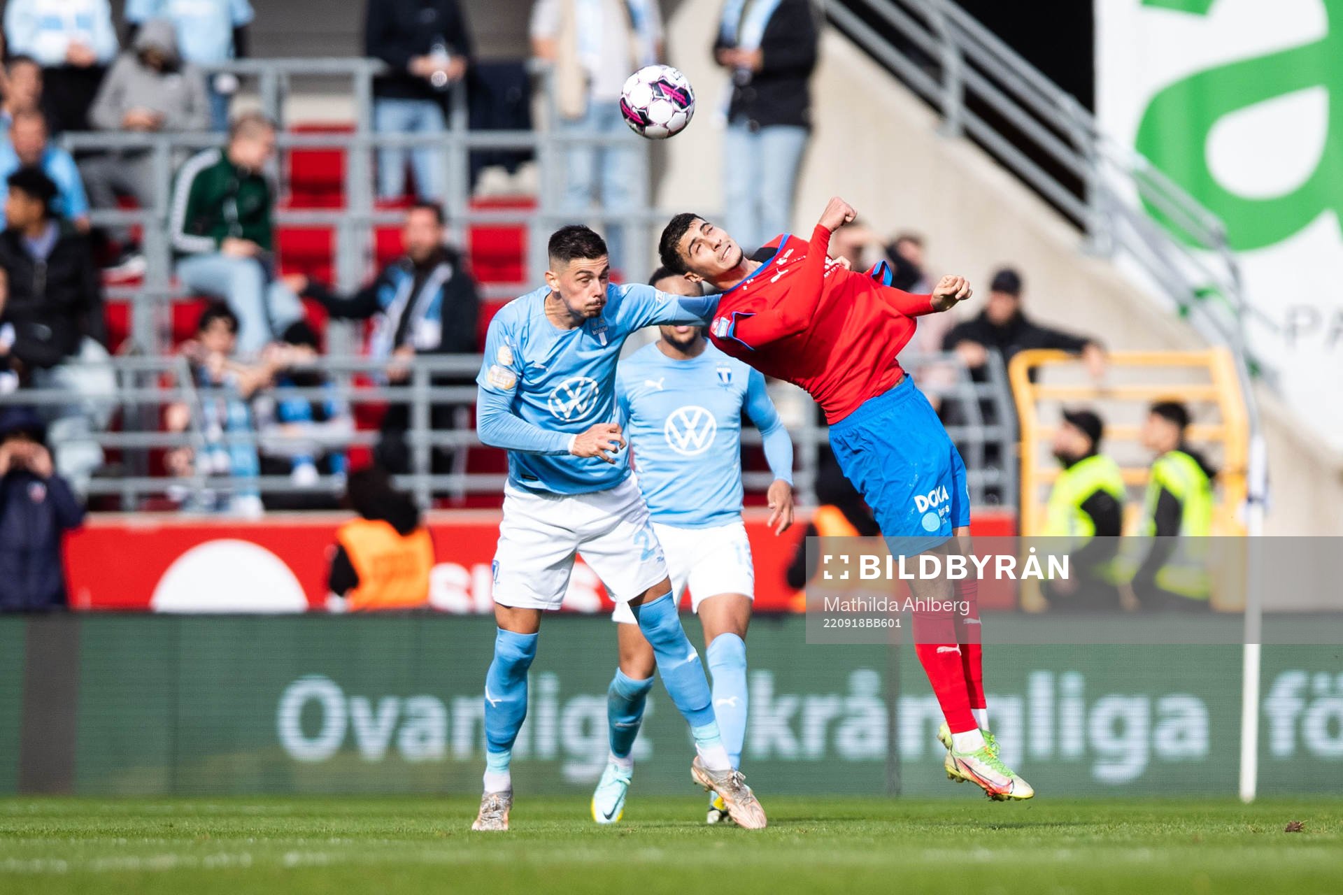 Malmö FFs Dennis Hadzikadunic och Helsingborgs Amar Muhsin