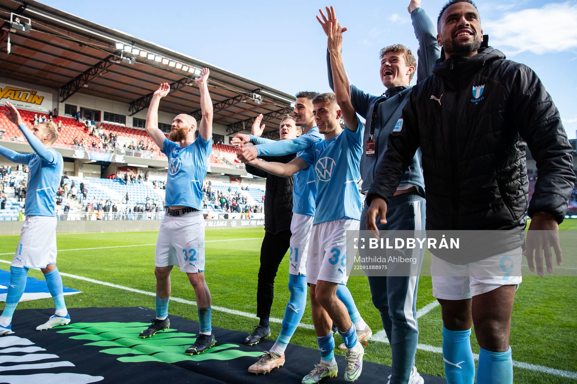 Malmö FFs Dennis Hadzikadunic och Patriot Sejdiu jublar