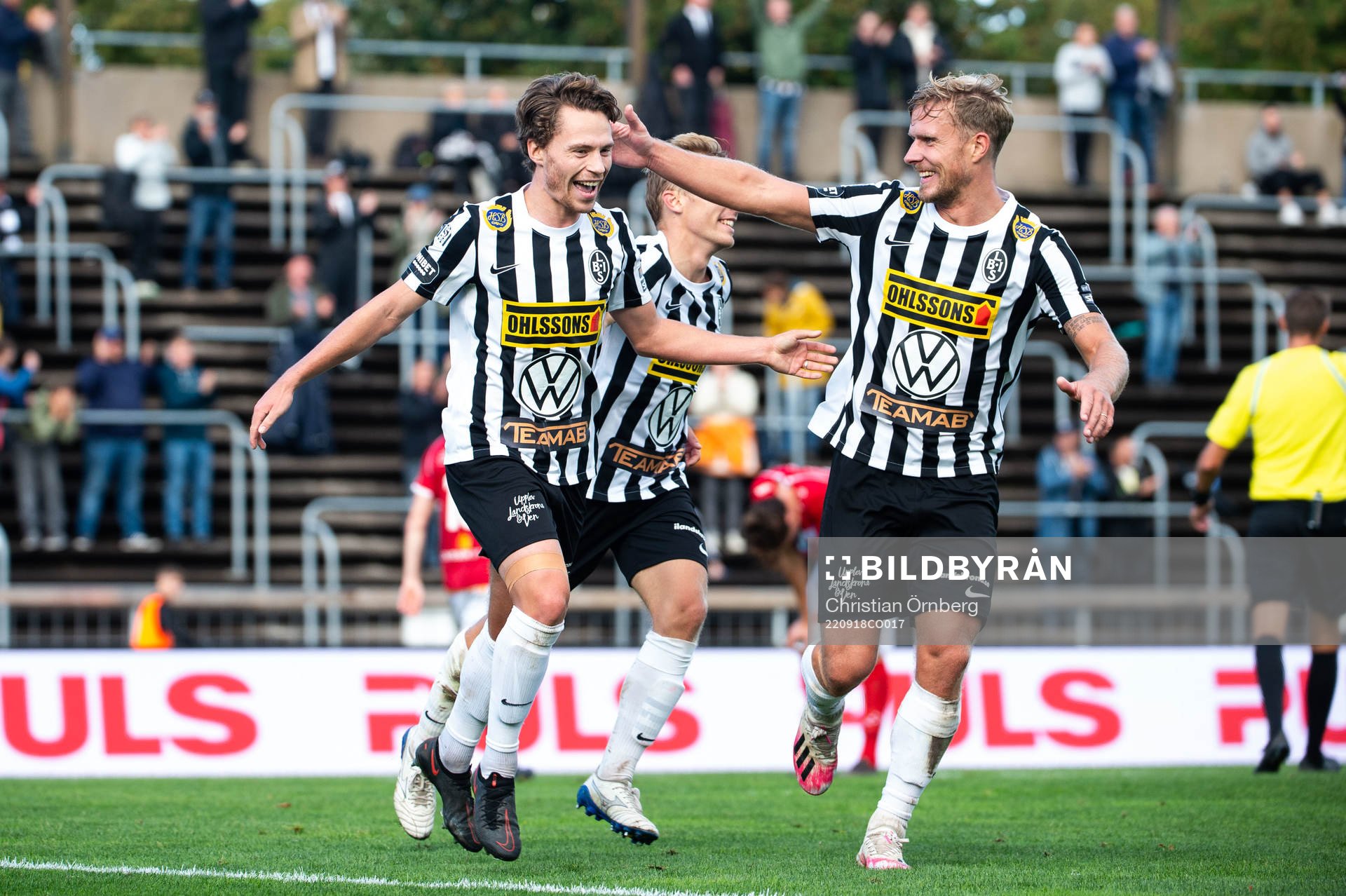 Landskronas Filip Ottosson och Linus Olsson jublar