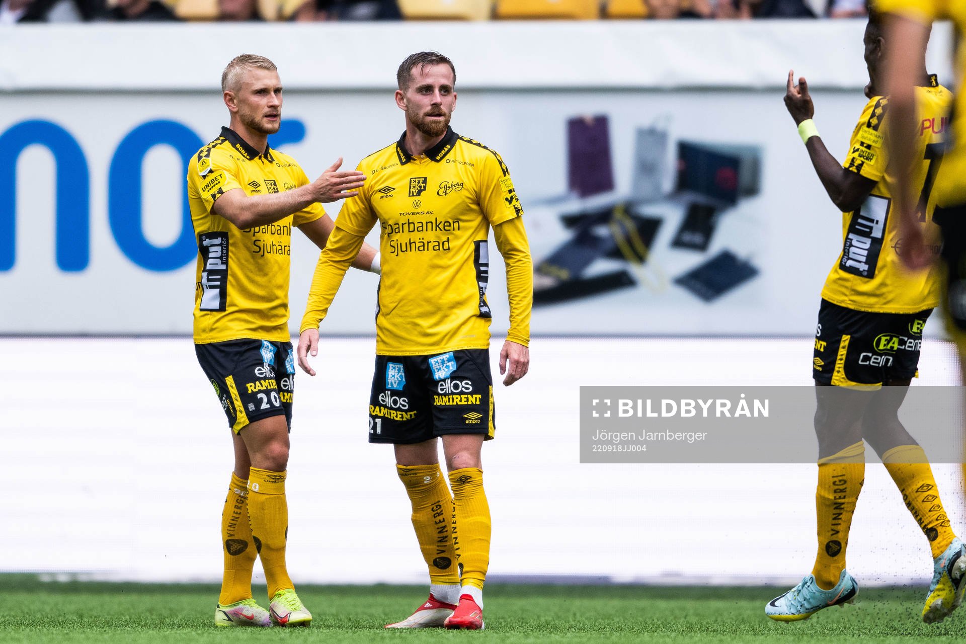 Elfsborgs Rasmus Alm jublar med Simon Strand